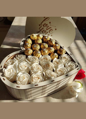 Подарунковий бокс із солодощів і троянд для дівчини на день народження 8 березня день закоханих (ar20) No Brand (315888827)