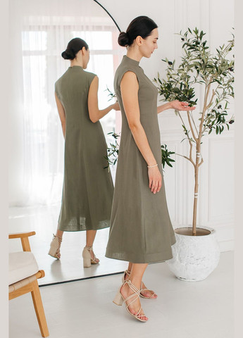 Оливкова (хакі) сукня з льону з високим коміром і приталеним кроєм olive Lana Bryk однотонна