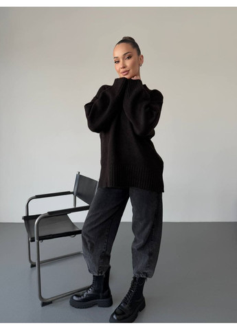 Чорний зимовий жіночий об’ємний светр вільного крою oversize Україна