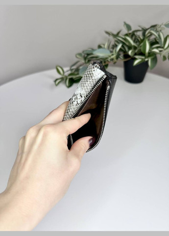 Женский кожаный кошелёк среднего размера на магнитах Classic (314815682)