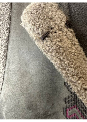 Жіночий жилет із екодубляжу з вишивкою MKSMV140-516 Seam (367189345)