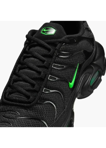 Чорні кросівки чоловічі air max plus black Nike