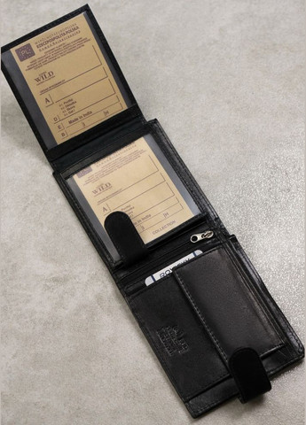 Шкіряне чоловіче портмоне з кишенею для картки Always Wild (301868209)