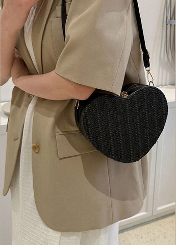 Жіноча сумка 8270 крос-боді Серце чорна No Brand (303323043)