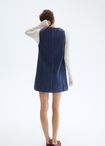 Синее джинсовое платье H&M в полоску