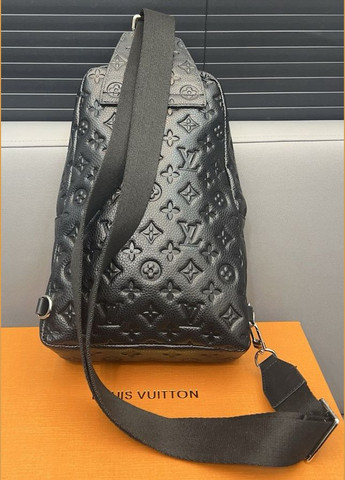 Чоловіча нагрудна сумка Louis Vuitton чорна No Brand (305849049)