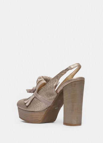 Бежевые босоножки Lorenzo Mari