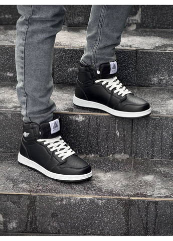 Чорно-білі чоловічі зимові кросівки No Brand