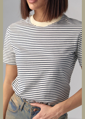 Молочна літня трикотажна жіноча футболка у тонку смужку - темно-синій Lurex