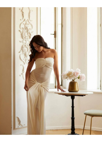 Белое кэжуал женское роскошное длинное платье-бандо с открытыми плечами, с открытой спиной Україна однотонное