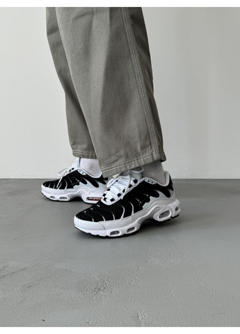 Черные демисезонные кроссовки мужские nike air max tn plus black / white nik-0484 найк аир макс тн плюс No Brand