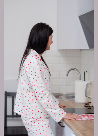 Белая зимняя женская пижама с фланели, красные сердечки на белом, рубашка и брюки. PAPLYK