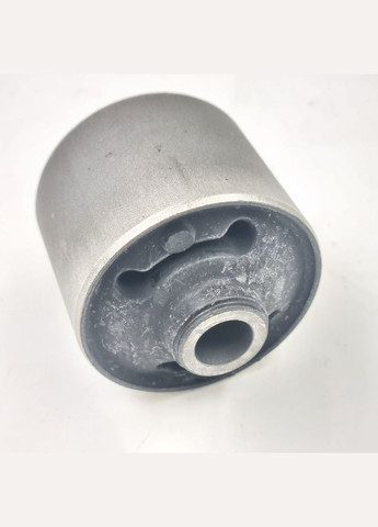 Оригінальний сайлентблок переднього диференціалу MB430694 Л200, PAJERO Паджеро Спорт, PAJERO Паджеро Вагон Mitsubishi (345740968)