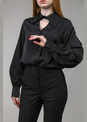 Чорна блуза з вшитим коміром-чокером CHICLY