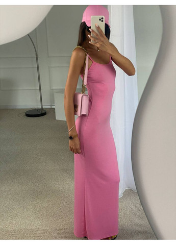 Рожева вечірня жіноча облягаюча сукня максі на тонких бретелях з відкритою спиною, з відкритими плечима Україна однотонна
