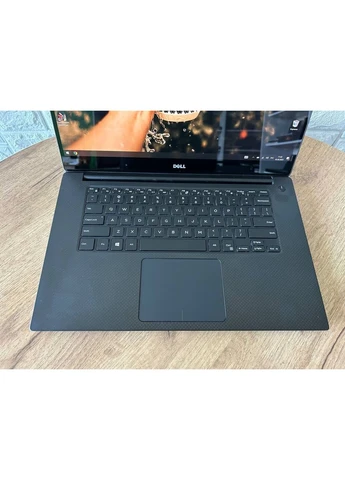 Робоча станція Precision 5520 / 15.6" (3840x2160) IGZO Touch / Intel Core i7-7820HQ (4 (8) ядра по 2.9 - 3.9 GHz) / 8 GB DDR4 / Dell (398138010)