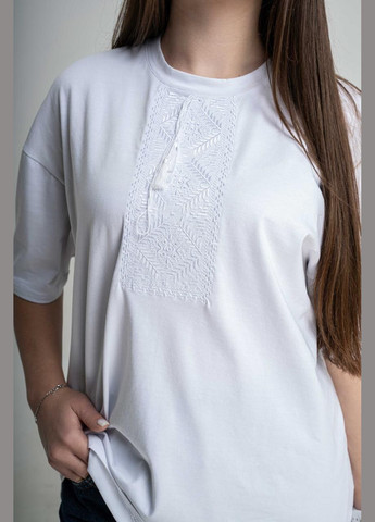 Женская oversize футболка с геометрическим белым орнаментом по белому "Низина" L-XL Melanika g-99 (285763840)