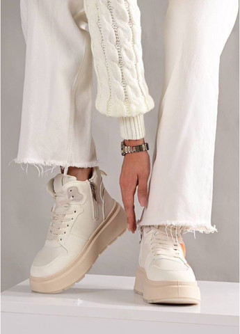 Зимние ботинки женские зимние на меху бежевые Gukkcr прессованная кожа