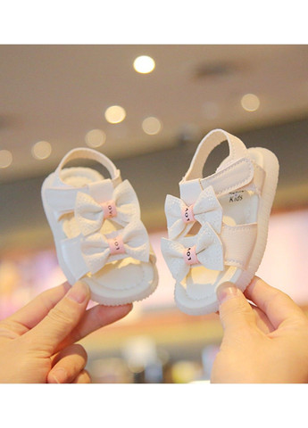 Белые детские босоножки No Brand