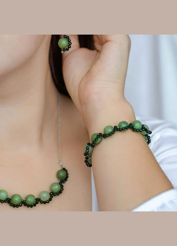 Браслет натуральний камінь Нефрит + Авантюрин зелений на дроті меморі d-10х3мм L-18см No Brand браслет (302752398)