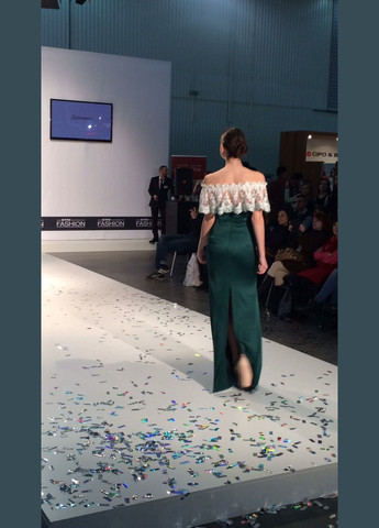 Зелена сукня жіноча Ut