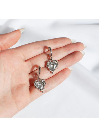 Серебряные серьги в форме сердца причудливый комплект с камешками классический fairy серьги-гвоздики жидкий металл ретро лолита No Brand (369667993)