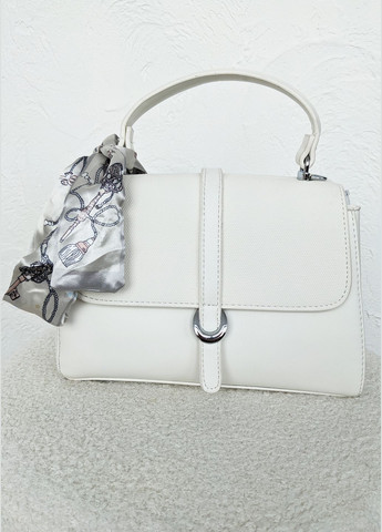 Стильная женская сумка-багет из экокожи с оригинальным декором в виде цепи и имитированного лезвия бритвы InFashion Сумка (327308725)