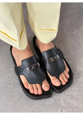 Черные кожаные шлепанцы No Brand