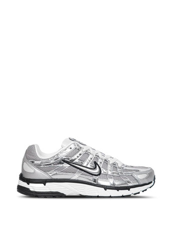 Серебряные всесезонные кроссовки Nike