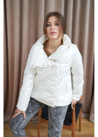 Белая демисезонная зимняя куртка Origa