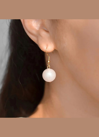 Серьги натуральный камень Розовый Кварц гладкий шарик, фур-ра гип-ный сплав цвет золото d-10мм L-28мм No Brand Підвіски (305593791)