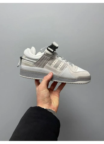 КРОСІВКИ ЖІНОЧІ ADIDAS FORUM X BUNNY LIGHT GREY АДІДАС ФОРУМ СІРІ No Brand сірі демісезони (392012537)