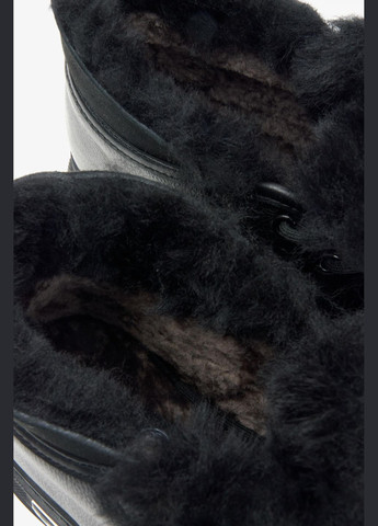 Черные зимние ботинки, цвет черный Estro