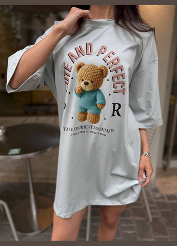 Серое повседневный платье – футболка с интересным принтом платье-футболка Adelante с рисунком