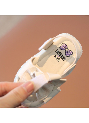 Белые детские босоножки No Brand