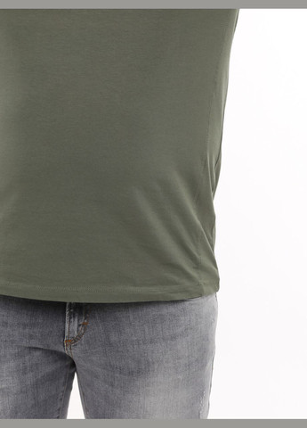 Хаки (оливковая) мужская футболка хаки однотонная с коротким рукавом Jean Piere Пряма