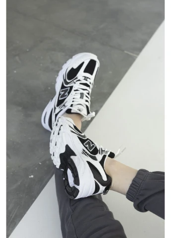 Чорно-білі Осінні кросівки чоловічі New Balance 530 White Black v2 Нью Беланс 530