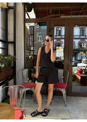 Жіночий костюм з жилетом та шортами бермуди Україна (352193432)