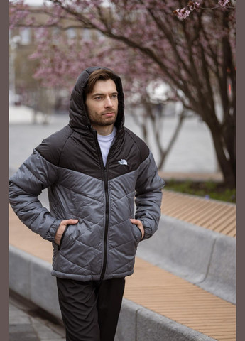 Сіра демісезонна легка куртка з капюшоном на силіконі Vakko