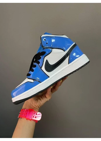 Синій кросівки чоловічі nike air jordan 1 retro high signal blue найк аір джордан сині демісезон No Brand