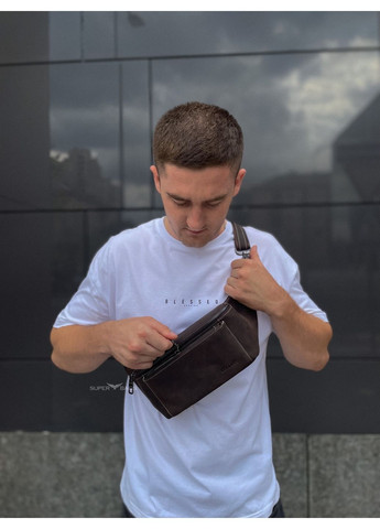 Сумка-бананка из гладкой кожи 13х16х3 см No Brand (289458632)