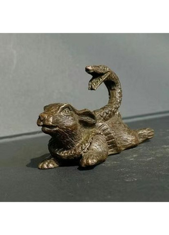 Миниатюрная античная медная статуэтка в виде обернутая змеи вокруг кролика No Brand (305197961)