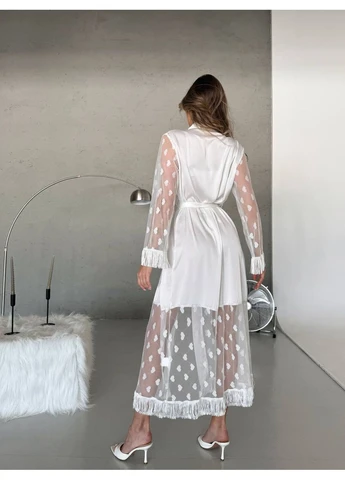 Эффектный атласный халат с бахромой No Brand (378529877)