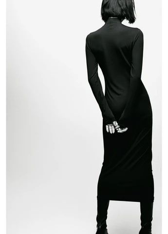 Черное платье H&M