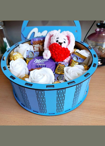 Подарунковий бокс мілка з солодощами та м'якою іграшкою на день закоханих 8 березня день народження (ar225) No Brand (324620639)