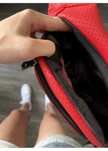 Бананка перфорированная мужская стильная городская сумка поясная удобная аксессуар практичная No Brand (348779957)