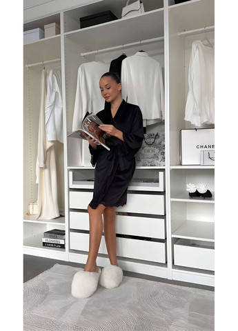 Женский изысканный велюровый домашний халат на короткий запах с кружевом черный Україна (371548108)