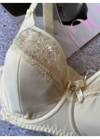 Бежевий бюстгальтер з тонким поролоном бежевий Finikin