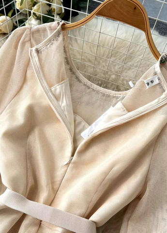 Бежева вечірня сукня жіноча ошатна з вишивкою No Brand