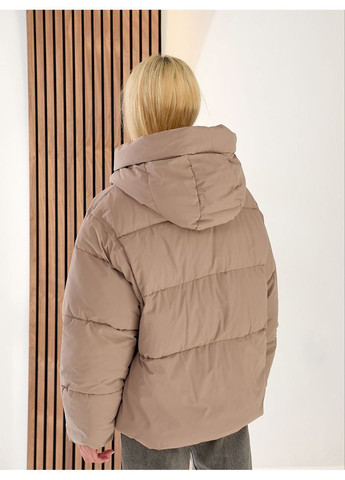 Темно-бежевая зимняя куртка зимняя No Brand